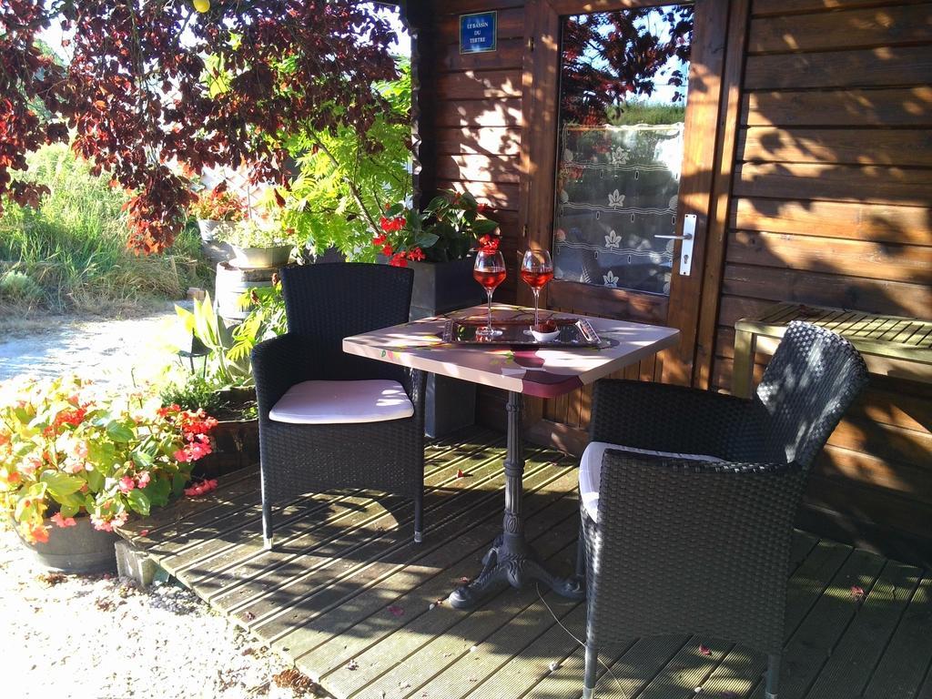 Le Bassin Du Tertre Bed & Breakfast Fronsac  Rom bilde